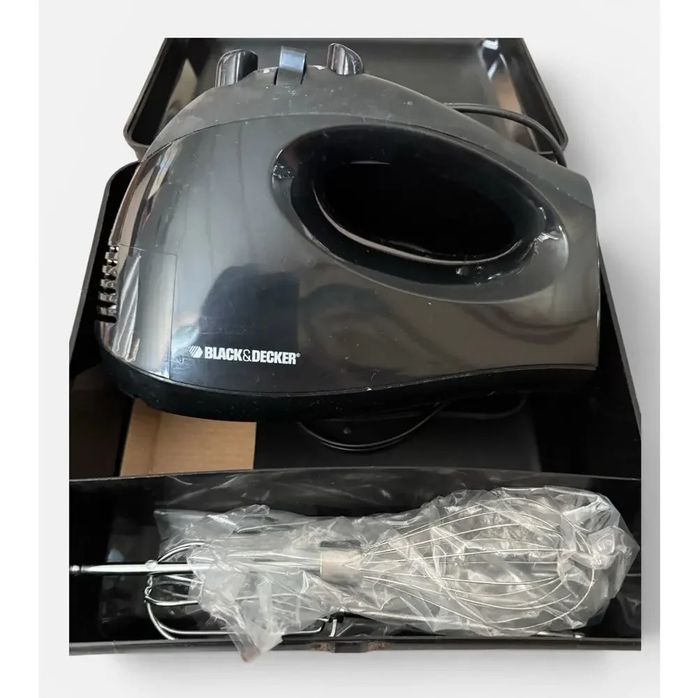 BLACK+DECKER 6-Speed Hand Mixer with Turbo Boost Black 5 pc accessories MX217